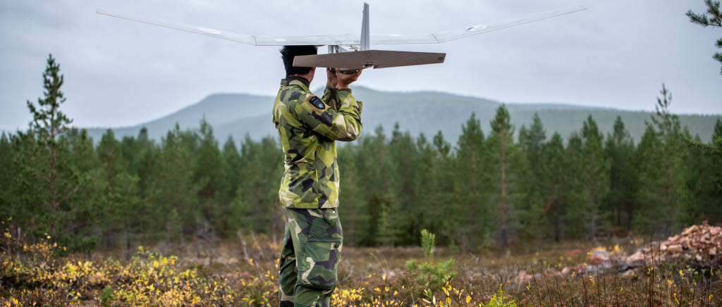 Under övningen prövades systemet UAV 05 i att både flyga i en telestörd miljö och att leda indirekt eld. Foto: Hanna Ljungberg

