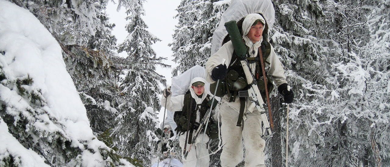 Slaget mot vintern. Skidmarsch. Bilden är en del av forsvarsmakten.se/varhistoria.