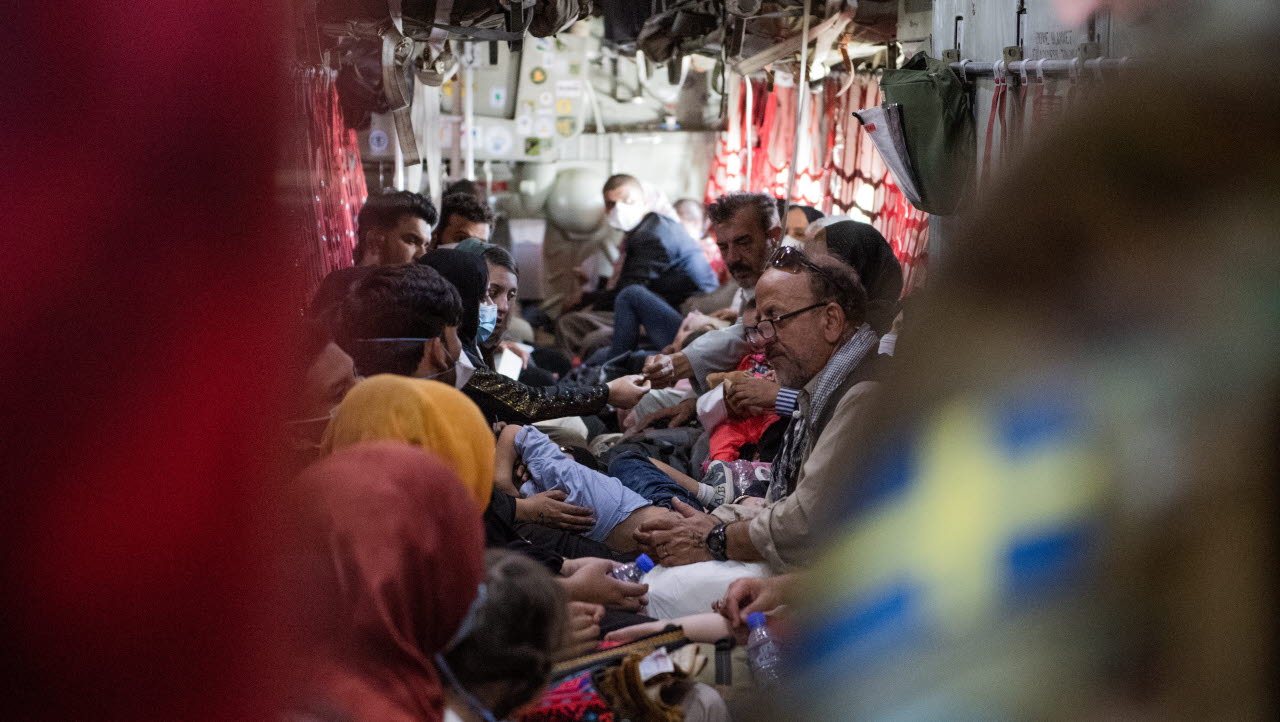 Sverige evakuerar civila från flygplatsen i Kabul, Afghanistan