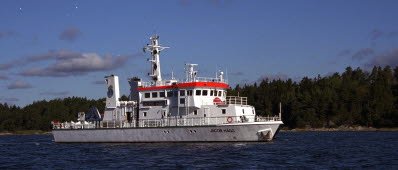 Sjömätningsfartyg Jacob Hägg bemannas av marinen,byggd 1983, deplacement 150 ton , längd 36,5 m bredd 7,5 m , djupgående 1,7 m .