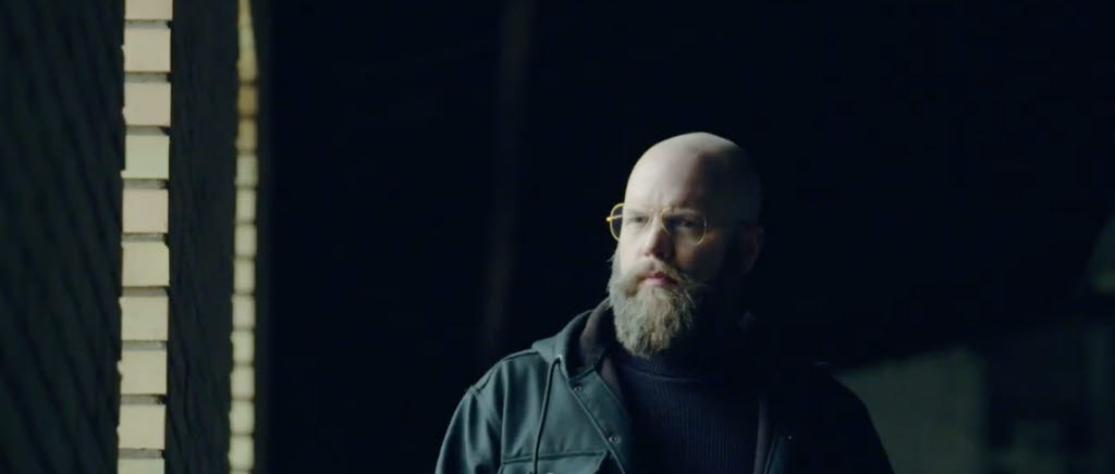 Melker Becker i serien när kriget kommer.