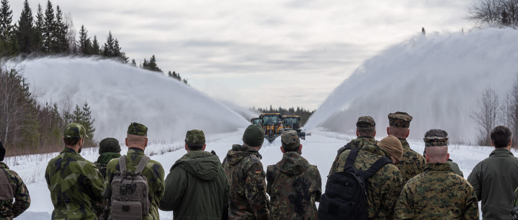 Helgen v 10 genomfördes ICE på Vidselbasen. Under ICE bjuder Flygvapnet in ett antal nationer för att förevisa vårt sätt att  jobba med flygbaser vintertid samt hur vi jobbar med vårt spridningskoncept.