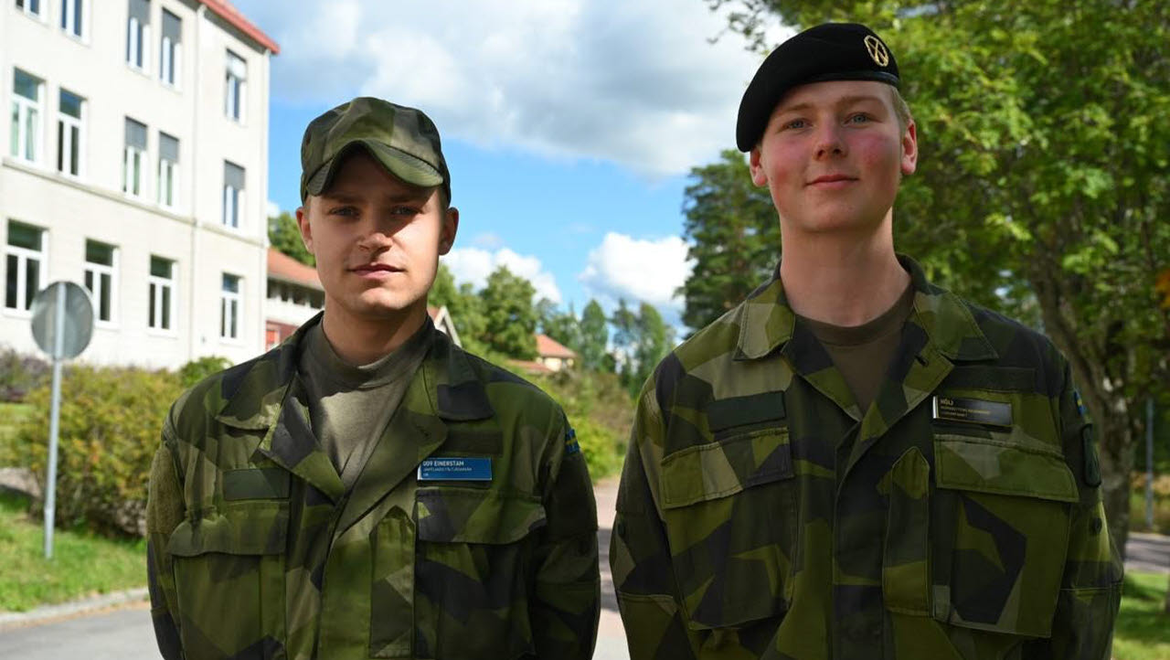 Två soldater på Dalregementet i Falun