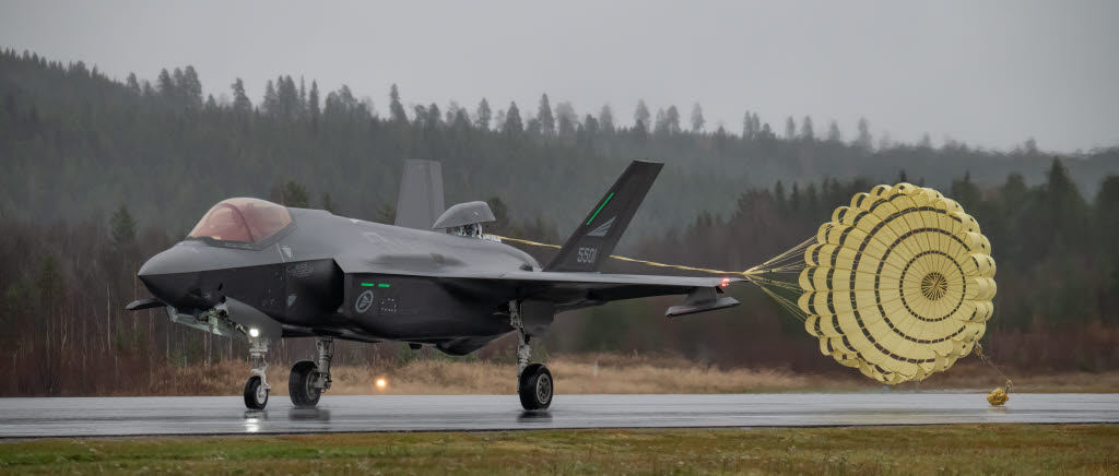 Onsdagen den 11 oktober 2023 landade två st norska F-35 Lightning från 331. Skvadron in på Vidselbasen. En historisk händelse då det är första gången någonsin planet tar svensk mark. Efter att ha bytt ut bromsskärmen och tankat bar det av tillbaka till Örland flygbas och 132. Luftving