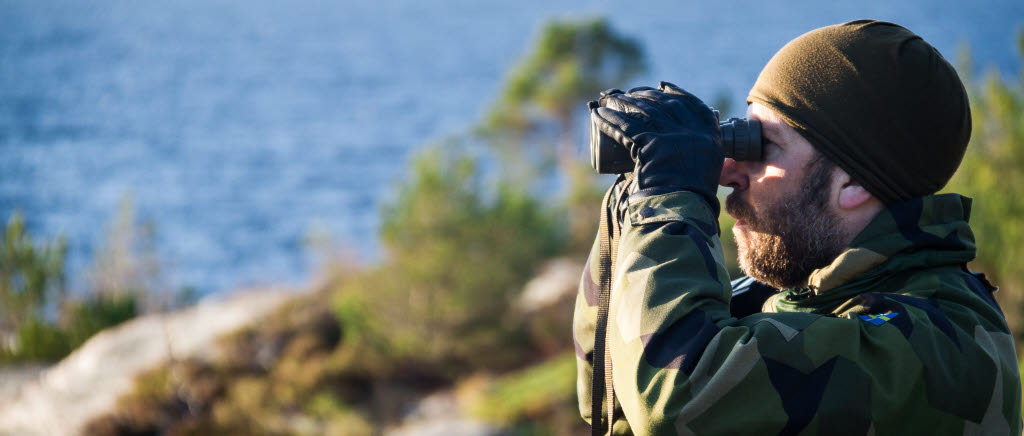 Marin beredskapsövning ihop med
enheter ur flygvapnet, finska örlogsfartyg och amerikanskt marinflyg.

Amfibiesoldat ur Andra amfibiebataljonen.