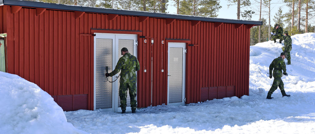 Totalförsvarets skyddscentrum. Övning. Det finns en strålkälla i huset.