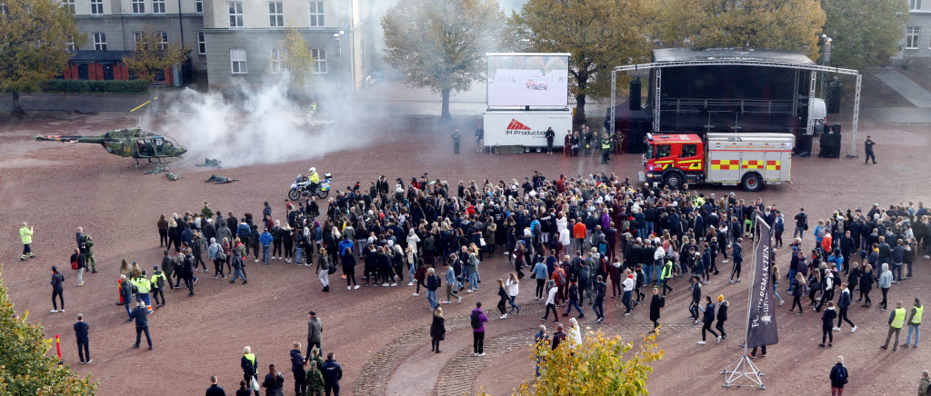 Totalförsvarsdag i Halmstad. 1300 gymnasieelever fick veta mer om Totalförsvaret.