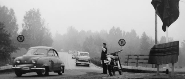 Polisdirigering under Operation Stockholm 1961. Bilden är en del av forsvarsmakten.se/varhistoria. 