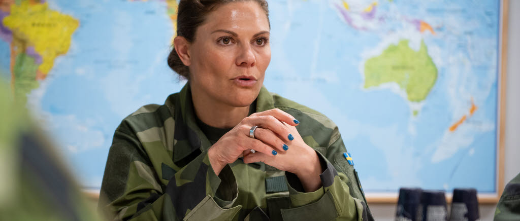 kronprinsessan på utbildning i Högkvarteret