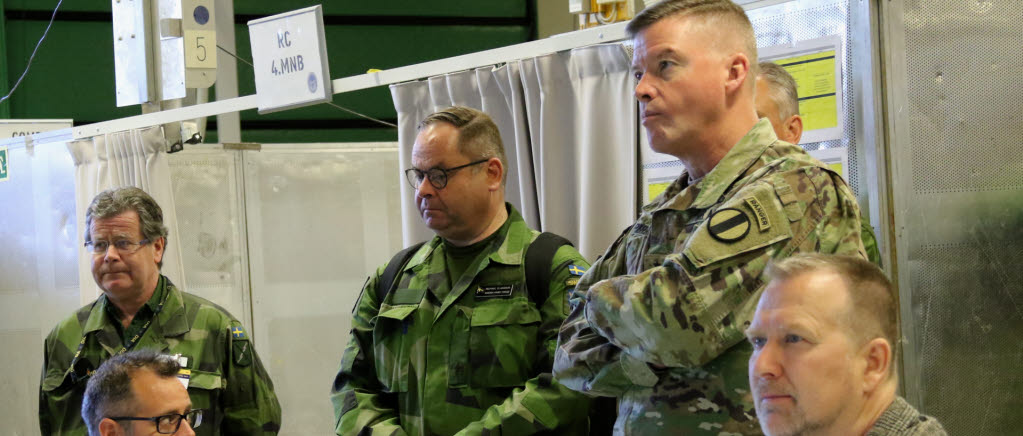 ÖVNING CJSE 2017. General Perkins besöker Joint Exercise Center under övningen CJSE 17. 
