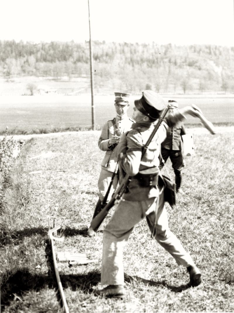 Handgranatkastning vid fälttävlan 1935, 6. brigaden.