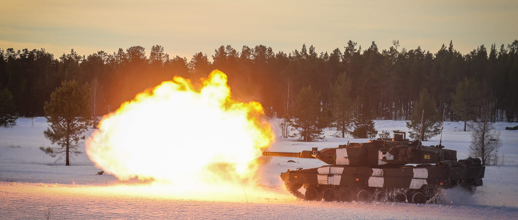 Tryck, adrenalin och känsla: De värnpliktiga på I 19:s stridsvagnskompani har nu hunnit fram till den tredje dagen på skarpskjutningsperioden i Tåme där de för första gången skjuter skarpt med stridsvagnarna.