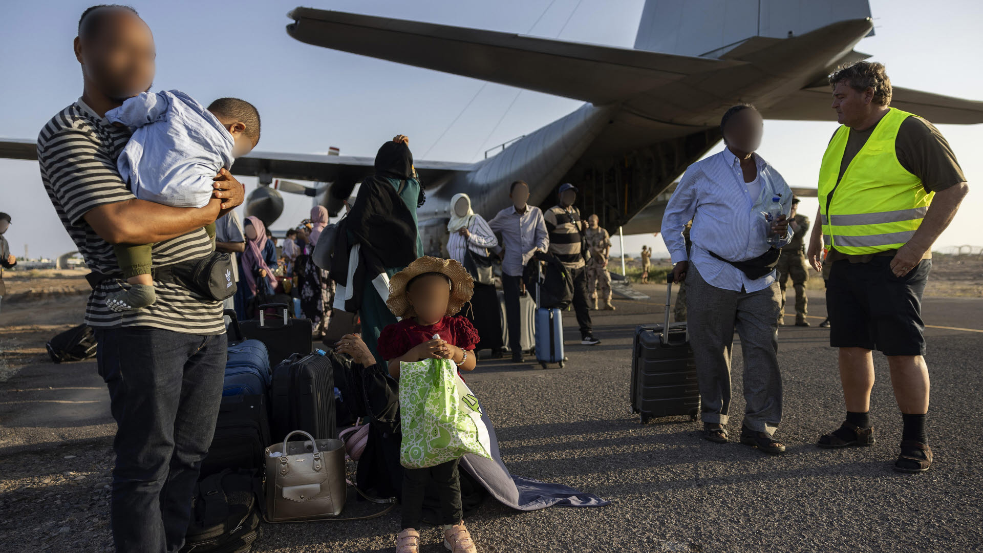 Tugilgandan keyin havo vaginaga kiradi Ayol va erkak orgazm ichida bir vaqtning ozida porno jinsiy aloqa