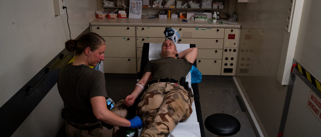 Soldater och officerare tappas på blod i insatsen, Mali juli 2021.