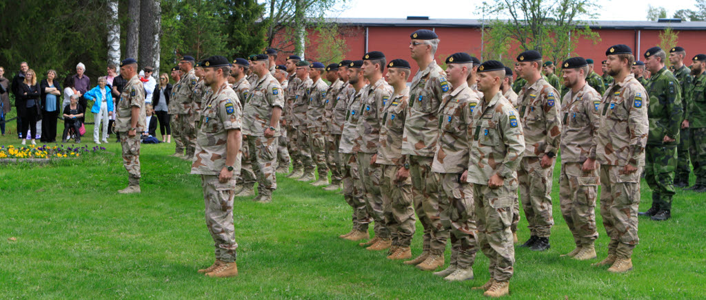 Medaljceremoni i Bodens garnison. Den 30:e svenska afghanistanstyrkan och det sjätte svenska bidraget i träningsinsatsen EUTM Mali premierades med Försvarsmaktens medalj för internationella insatser. 

