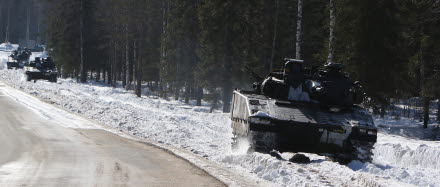 Stridsfordon 90 ur Norrbottens pansarbataljon under övning Vintersol.
