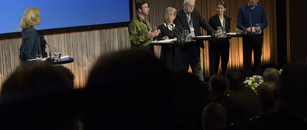 Paneldebatt om militär förmåga vid rikskonferensen i Sälen 2017.