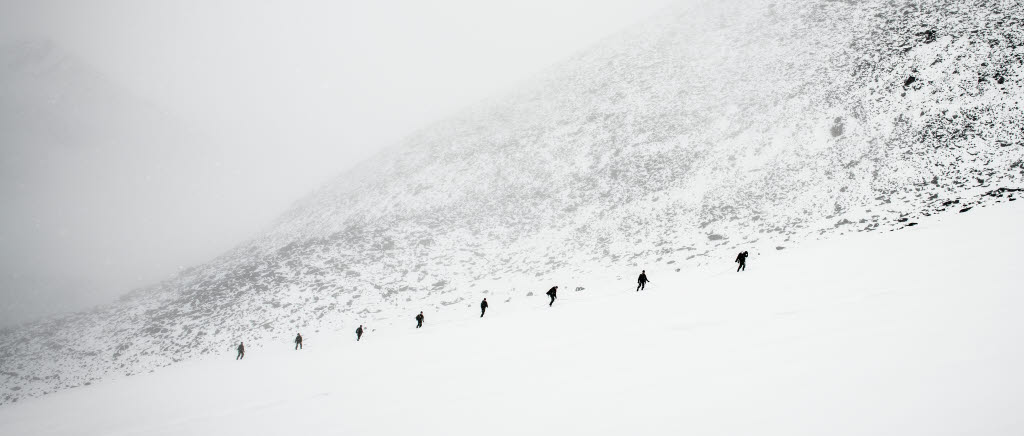 Eleverna vid K 4 plutonchefskurs genomför steg 2 i kursen som innefattar operationer och strid i bergsterräng. Utbildningen genomfördes med stöd av Bergsplutonen samt Hochgebirgs-Jägerbataillon 24 från Österrike.