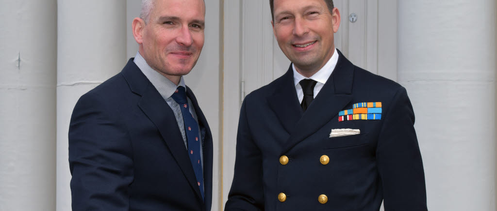 Ordförande för arbetsgruppen överste Zac Scott, från Storbritannien och kommendör Fredrik Peedu, chef för Swedec.