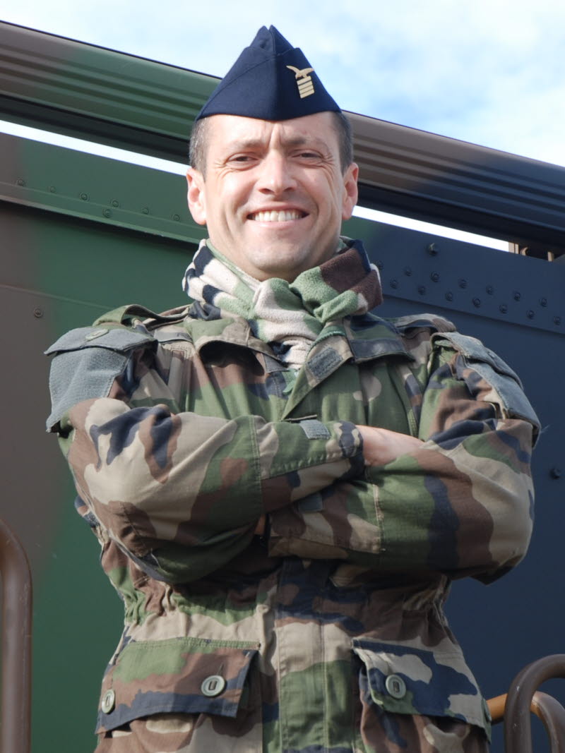 Aurora. Major Thomas Robert från det franska
luftvärnsförbandet.
