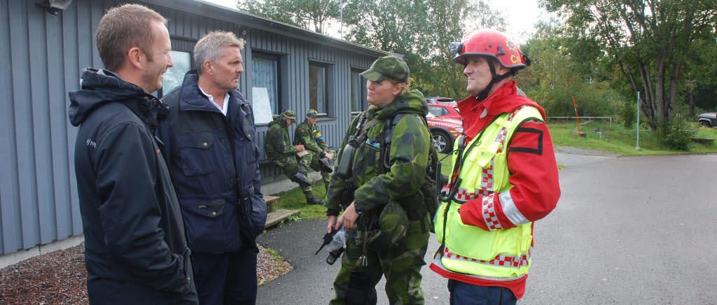 Aurora 17. Under två dagar har 424:e CBRN-plutonen vid Försvarsmakten, nationella bombskyddet vid Polisen och enheten för avancerad indikering vid Räddningstjänsten Storgöteborg övat på att öka sin förmåga att hantera olyckor och kriser med CBRN. Det vill säga kemiska, biologiska, radiologiska och nukleära ämnen.