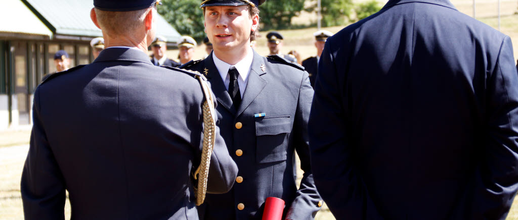 Examen vid reservoffiersutbildning (ROU 2017/2018) vid Militärhögskolan i Halmstad. 