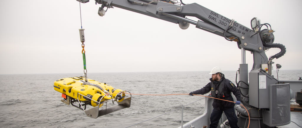 I oktober 2019 genomfördes marinövningen Swenex i södra Östersjön. Minröjningsfartyget HMS Vinga var ett av de deltagande fartygen och genomförde bland annat en förtroendesprängning.