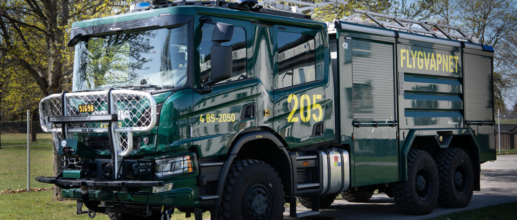 230510 Leverans av räddningsbil typ 2.
Ceremoni vid Flygstaben då chefen för VerkO Flyg vid FMV överlämnade räddningsbilen till Flygvapnet. 
Ställföreträdande flygvapenchef, brigadgeneral Tommy Petersson mottog.