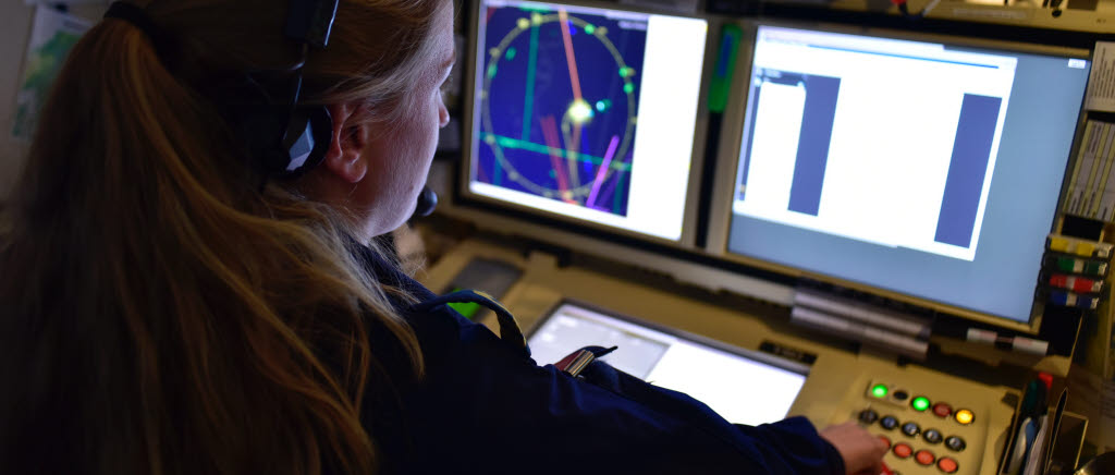  Lt Zanderholm i HMS Visbys stridsledningscentral under ytstridsövningen, Noco-18