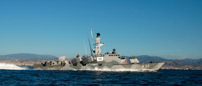 HMS Gävle under FN-flagg och med "UN" målat med stora bokstäver på däckshussidan. Korvetten HMS Gävle är det svenska bidraget till UNIFILRiksdagen har beslutat att regeringen ska ställa en svensk väpnad styrka till FN:s förfogande i Libanon. Den svenska styrkan, kallad ML01, består av korvetten HMS Gävle, samt en landbaserad logistikenhet. Styrkans huvudsakliga uppgift är att övervaka sjötrafiken in mot Libanons kust.