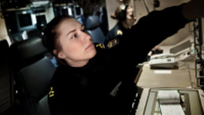 KARLSKRONA 20130208

Motortekniker på HMS Uppland.
Första ubåtsflottiljen är ett insatsförband i den svenska marinen. 365 dagar om året står ubåtar och andra delar av förbandet i ständig beredskap för att övervaka och skydda Sveriges intressen, över, på och under ytan.
Första ubåtsflottiljen är beläget vid Örlogshamnen i Karlskrona och tillhör Karlskronas garnison.

Foto: Jimmy Croona / Combat Camera / Försvarsmakten