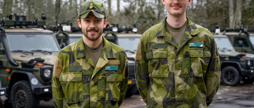 ​Från vänster: korpral Kalle Linbom och korpral Joshua Gester. Grundutbildningen på 12:e motoriserande skyttebataljonen. Förtroendevalda.

 


