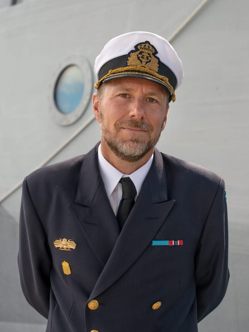 Carl Lundvall leder den svenska delegationen under operationen. 