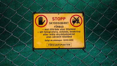 Skylt vid ett skyddsobjekt.