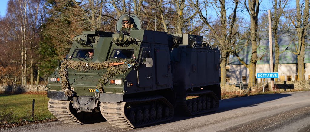 Ing 2 övar på Gotland. Bandvagn 309.