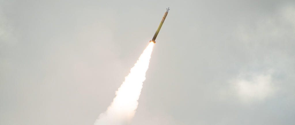 Himars, High Mobility Artillery Rocket System, under övning med USA i Vidsel