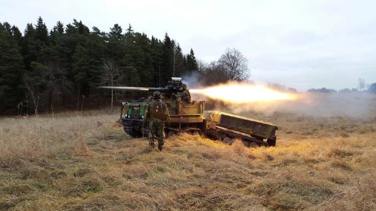 72:A KOMPANIET PÅ LIVGARDETS 7:E BATALJON Skjutning med robot 55C  från robotbandvagn 2063	. kungsängens skjutfält