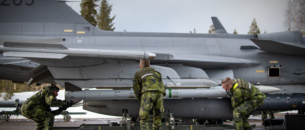 211:e stridsflygdivisionen och 31:a flygunderhållskompaniet genomförde krigsbasvecka i Vidsel vecka 13