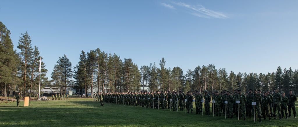 Ett soligt Luleå och F 21 bjöd på högsommarvärme när de sista förberedelserna inför onsdagens Patrulltävling FMM Patrull genomfördes under tisdagen. Efter middagen genomfördes en kort invigningsceremoni