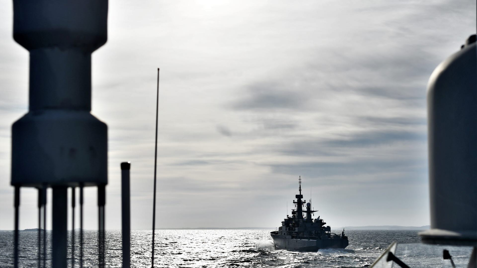 Svenska och finska ytstridsfartyg övade gemensamt på att bekämpa mål till sjöss.