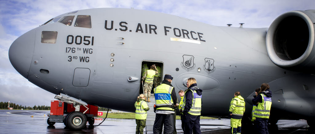 Personal från Tullen, Movcon och Landvetter möter upp Amerikanska soldater som landat på Landvetter.

Inom ramen för Aurora 17 genomförs övning i Värdlandsstöd ((host nation support). Denna övnings syfte är att utveckla samverkansformerna med civila och andra militära aktörer. 

För att öka den militära förmågan genomför Försvarsmakten under september försvarsmaktsövning Aurora 17. Aurora 17 är detn första och största övningen i sitt slag på mer än 20 år. Samtliga stridskrafter och fler än 20000 män och kvinnor kommer att delta. Det är en nationell övning som bygger ett starjare försvar och ökar den samlade förmågan att möta ett angrepp på Sverige. Under Aurora 17 kommer även ett flertal myndigheter och militära förband från andra länder delta. 