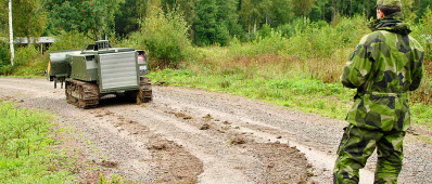 Truppminröjare 1B körs på testanläggningen Norra Kulla under utbildning 2011.