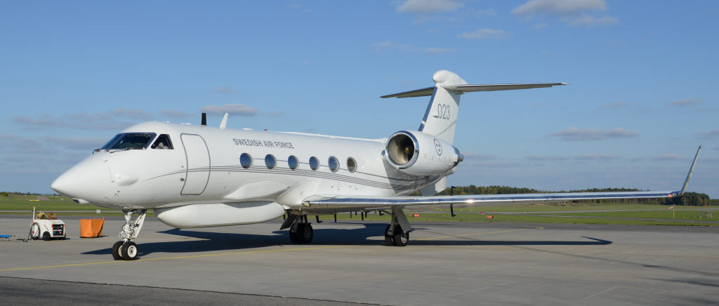 Signalspaningsplanet S102 (Gulfstream G4) landar på Malmen efter utfört uppdrag över Östersjön.