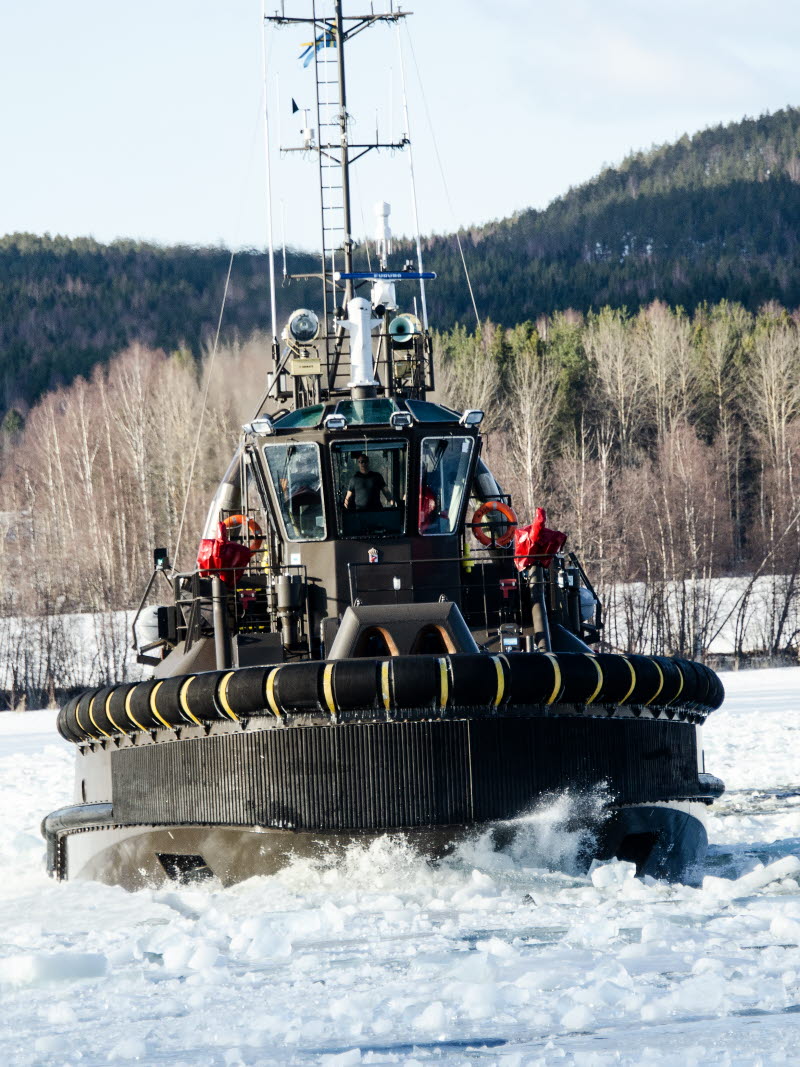 De båda systerfartygen HMS Hector och HMS Hercules har under vintern övat och verifierat isbrytningsförmågan i Norrland.