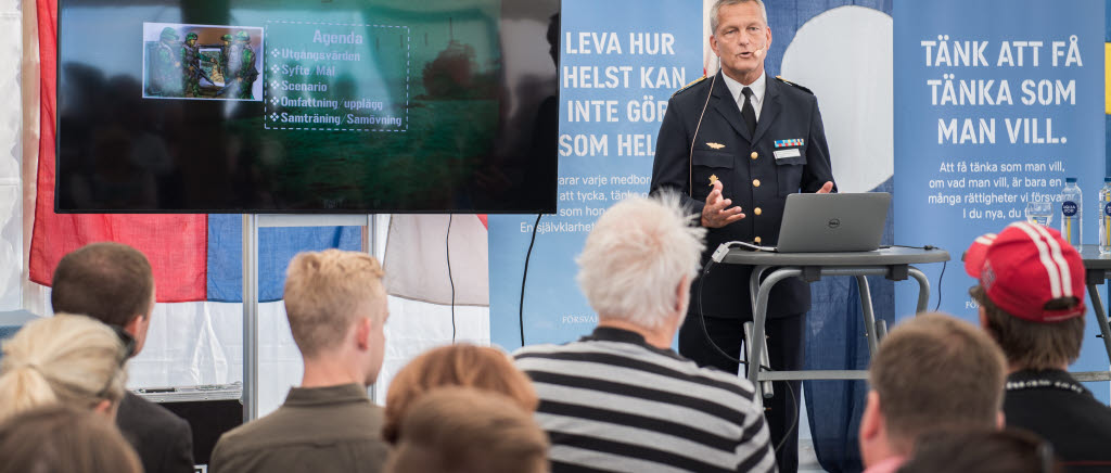 Fullt hus på seminariet om Aurora 17 med generallöjtnant Johan Svensson