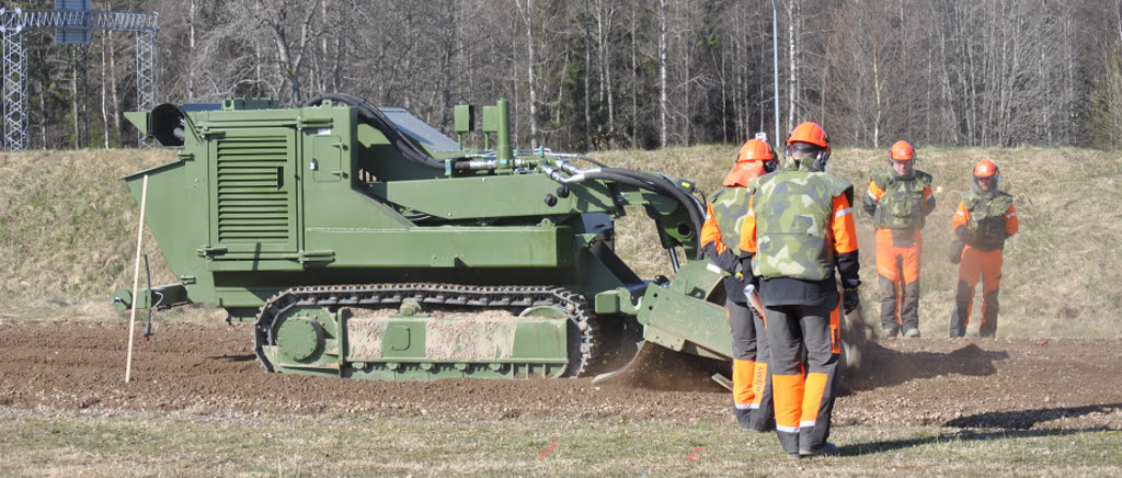 Tester maskinell minröjning vid Norra Kulla, SWEDEC.
