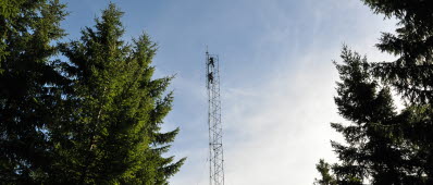 FVÖ16.2016-09-06. 124:e sambandsförstärkningskompaniet från Ledningsregementet stöttar flygvapnet och luftvärnet under övningen. På bild 42 meters mast som upprättats av radiolänkgrupp.