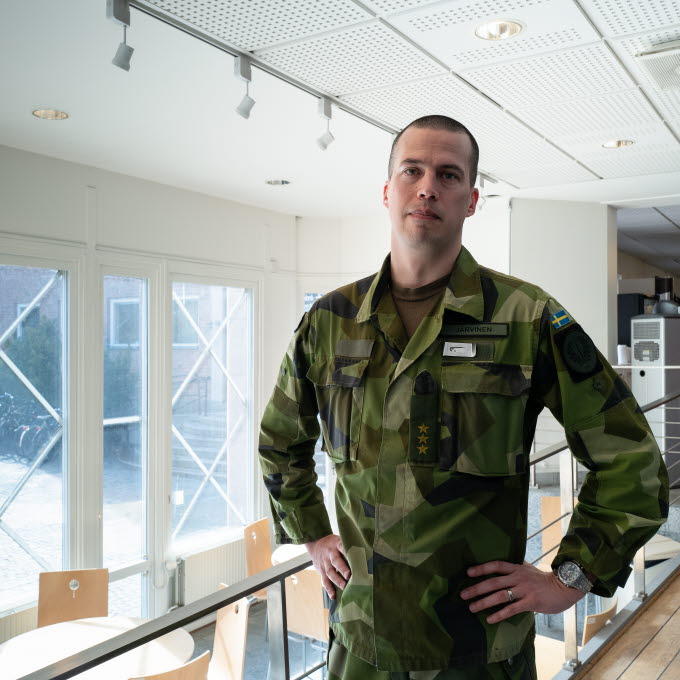 Martin Järvinen är en del av Försvarsmaktens stabsstöd till Socialstyrelsens krisledningsstab, med anledning av covid-19 och coronaviruset.
