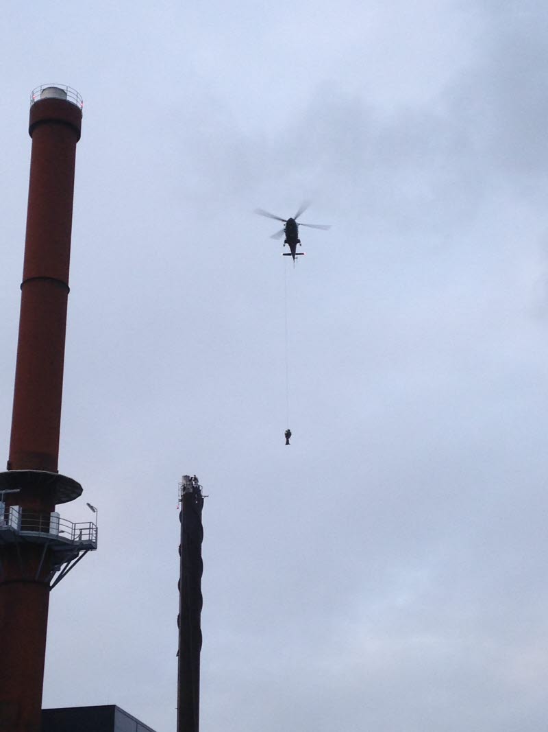 En Helikopter 15 från Helikopterflottiljen deltog i räddningsarbete i Mjölby.