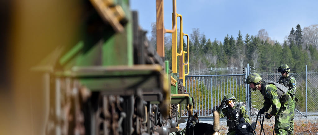 ASÖK söker ett godståg under övning SEE 21